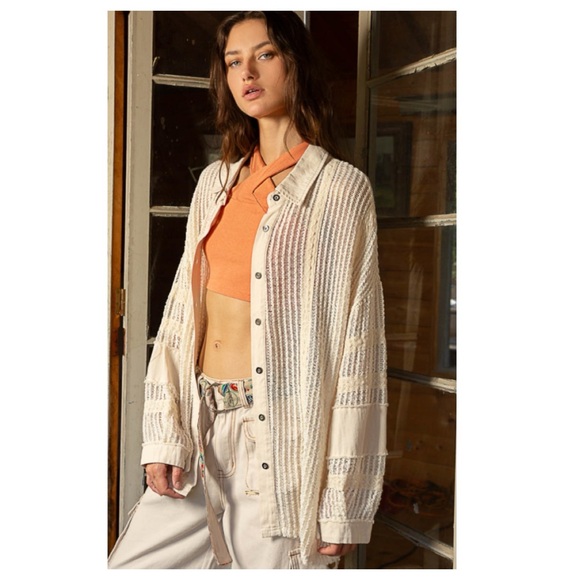 CLEARANCE NOW $30 No. 71 ONE LEFT ❤️POL button down open weave top - Picture 3 of 5